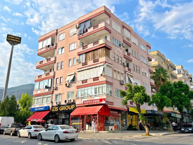 Alanya Merkezde Satılık 2+1 Ayrı Mutfak Asansörlü Geniş Daire