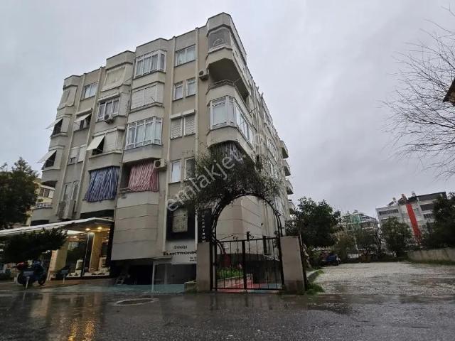 Alanya Merkezde Satılık 2+1 Geniş Daire