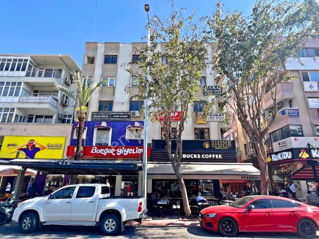 Alanya Merkezde Satılık 2+1 İşlek Caddeye Sıfır Masrafsız Daire