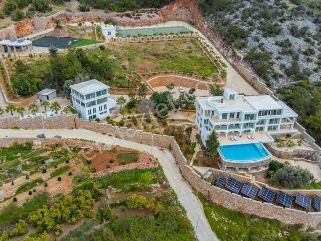 Alanya Satılık 17000 M2 Arsa Üzerinde Ultra Lüks Malikane