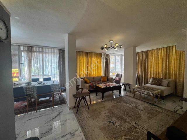 Alanya Saray Mah Hal Kavşağında 4+1 Geniş Eşyalı Daire