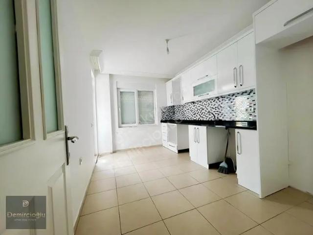 Alanya Sugözünde Havuzlu Sitede 2+1 100 M² Ayrı Mutfak Daire