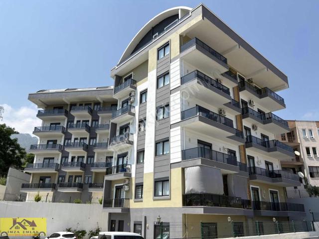 Alanya Çıplaklıda Kiralık 2+1 Eşyasız Havuzlu Daire