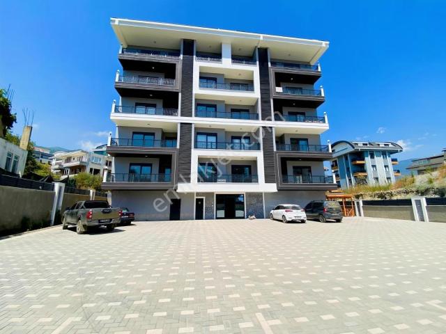Alanya Çıplaklı'da Sıfır Binada Kiralık 1+1 Geniş Daire
