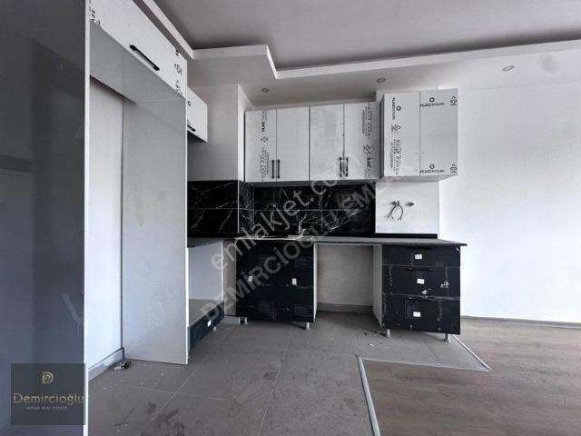Alanya Çıplaklı'da Sıfır Site İçerisinde Kiralık Boş 1+1 Daire