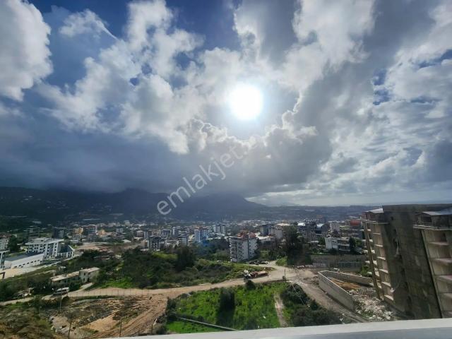 Alanya Çıplaklı'da Satılık Sıfır 4+1 220 M2 Ayrı Mutfak Dubleks