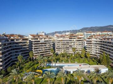 Alanya Tosmur’da Denize 200 M Lüks Sitede Full Eşyalı 2+1 Satılık Daire