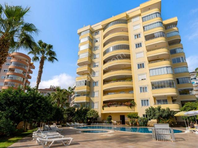 Alanya Tosmur’da Denize 350 Metre Eşyalı 2+1 Satılık Daire