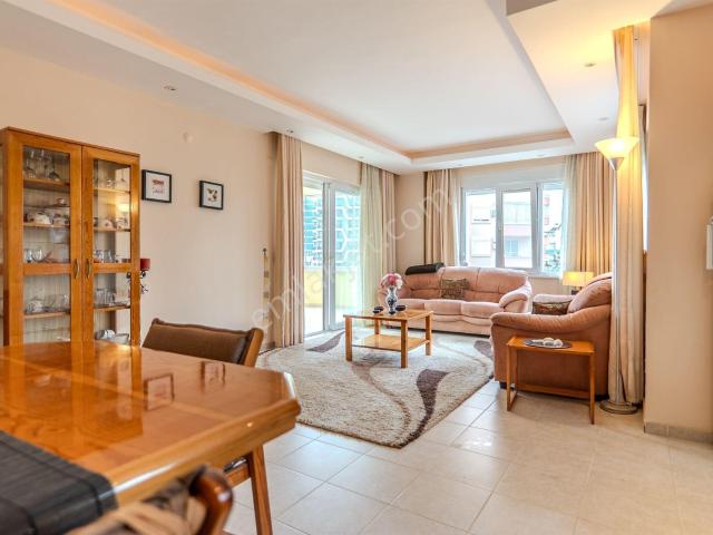 Alanya Tosmur 2+1 Mobilyalı Site İçerisinde Denize 350 Metre Satılık Daire