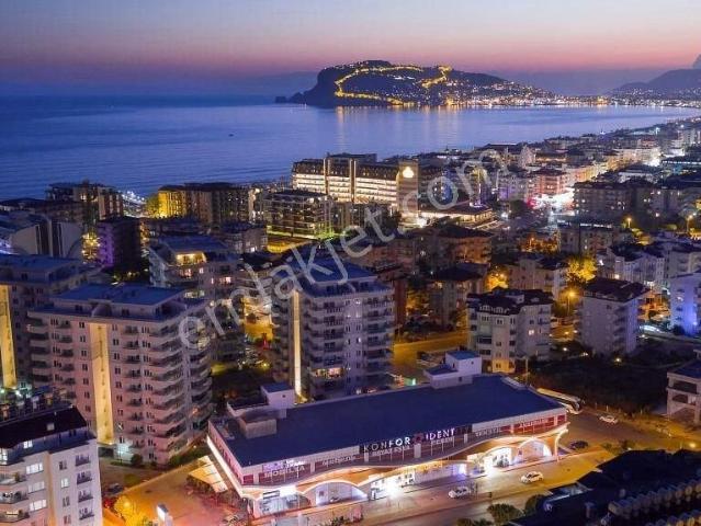 Alanya Tosmur'da Deniz Manzaralı İkamete Uygun 4+1 Dubleks Penthouse