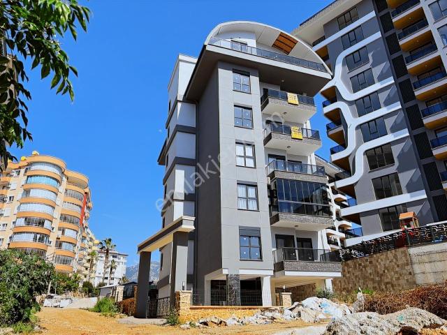 Alanya Tosmurda Satılık 4+2 Site İçi Havuzlu Sıfır Dubleks Daire