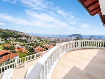 Alanya Tepe 3+1 250m2 Havuz,eşya,şehir Manzaralı,geniş Terasssss