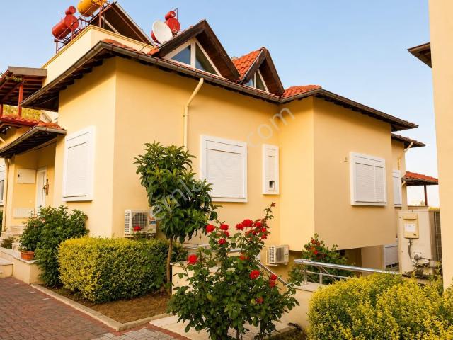 Alanya Tepe 3+1 Lüx Eşyalı 190m2 Kale Deniz Manzara Özel Otopark