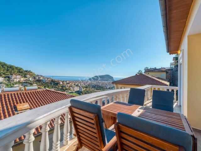 Alanya Tepe’de Satılık 3+1 Ful Deniz Ve Kale Manzaralı Muhteşem Daire