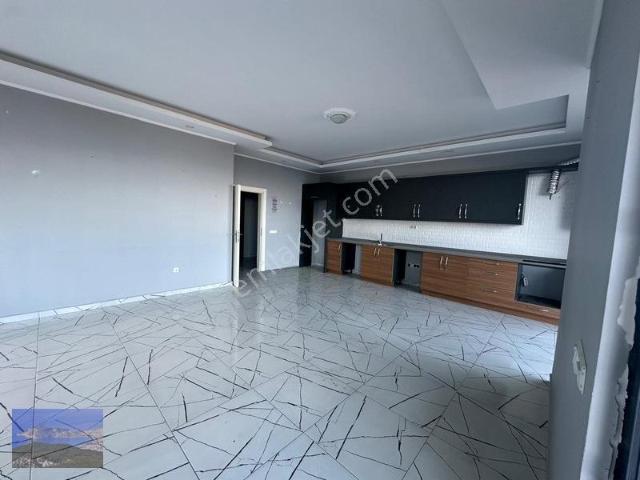 Alanya Tepe Mahallesinde Kiralık Boş 2+1 Daire