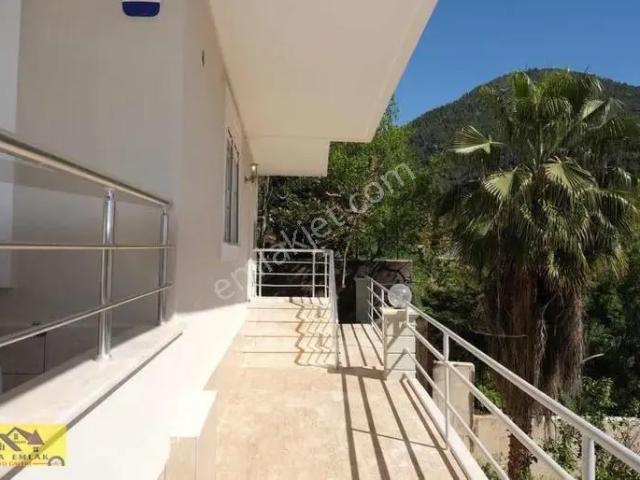 Alanya Tepede Bağımsız Havuzlu 3+1 Eşyalı Ayrı Mutfaklı Villa