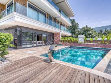 Alanya Tepe'de Sıfır Eşyalı Ultra Lüks 5+2 Villa