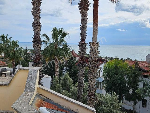 Alanya Türkler Mah. Deniz Manzaralı Satılık Site İçinde Havuzlu 3+1 Villa