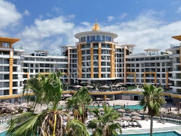 Alanya Türkler Mahallesi Azura World Sitesinde Kiralık 2+1 Daire