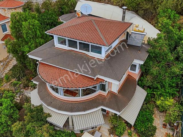 Alanya Yaylalı Deniz Manzaralı Eşyalı4+1 Tripleks Müstakil Villa