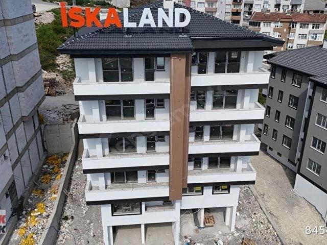 ALAPLI MERKEZDE SATILIK SIFIR DAİRE 3.KAT İSKALAND