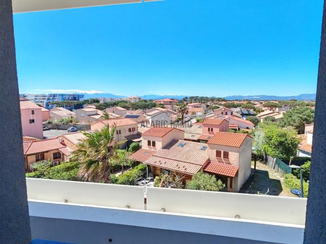 Alaric Immo vous propose à la vente un appartement T3 niché. 68m² Le Barcarès