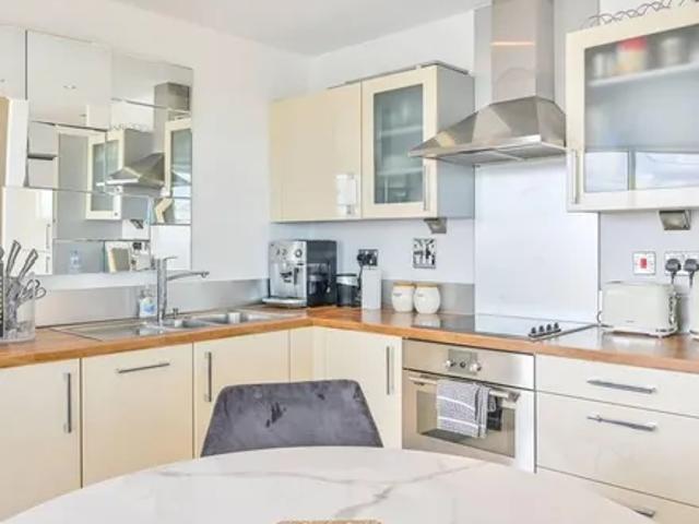 Alaska Apartments, Western Gateway, London, E16 1BW, United Kingdom | 1 bed apartment for rent #131494694 | Rentberry