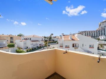 Albufeira – Apartamento renovado com 1+1 quartos situado per. 51m² Albufeira e Olhos de Água