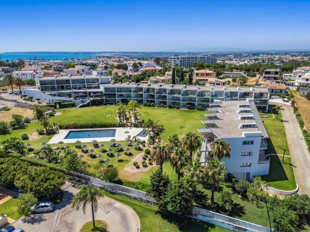 Albufeira – Apartamentos à Beira Mar com Vista Mar, Terraços. 104m² Albufeira e Olhos de Água