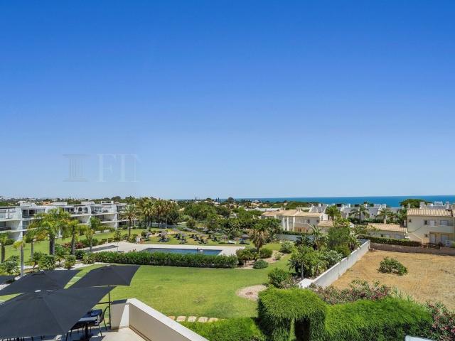Albufeira – Apartamentos à Beira Mar com Vista Mar, Terraços. 133m² Albufeira e Olhos de Água