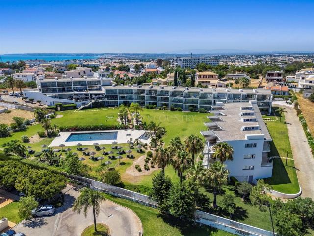 Albufeira – Apartamentos à Beira Mar com Vista Mar, Terraços. 84m² Albufeira e Olhos de Água