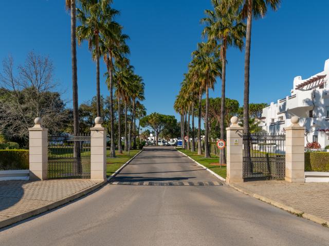 ALBUFEIRA BALAIA GOLF VILAGE 5 WITH POOL by HOMING