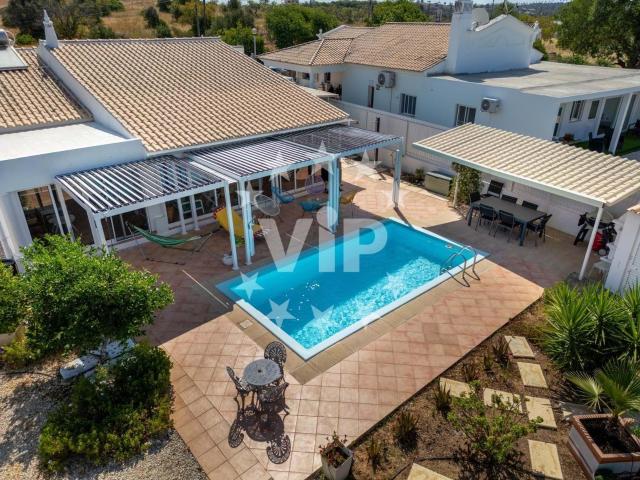 Albufeira Moradia Com Terreno E Piscina 148m² Albufeira e olhos de água