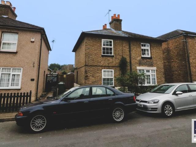 Albury Grove Road, Cheshunt EN8, 2 bed cottage to rent, £1,400 pcm | PrimeLocation