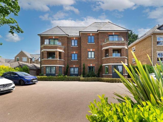 Albury Road, Guildford 2 bed flat to rent £2,150 pcm £496 pw