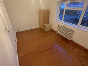 Alban Avenue, St. Albans AL3 4 bed terraced house to rent £2,700 pcm £623 pw