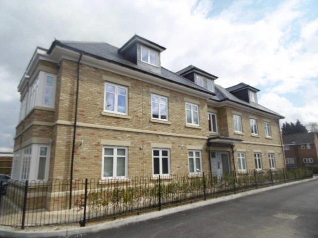 Alban Court, 45 Roe Green Lane 2 bed apartment to rent £1,550 pcm £358 pw