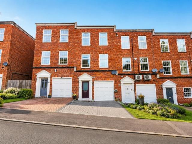 Albany Court, Epping