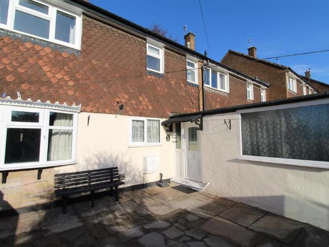 Albany Court, Stapleford, NG9 8LB 3 bed terraced house to rent £895 pcm £207 pw