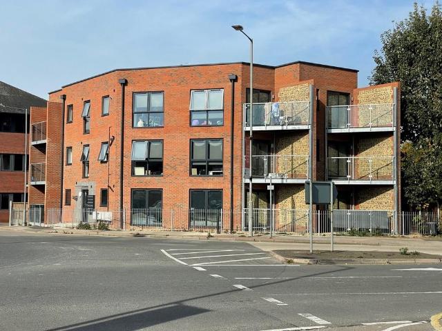 Albany House, Chesham 1 bed apartment to rent £1,200 pcm £277 pw