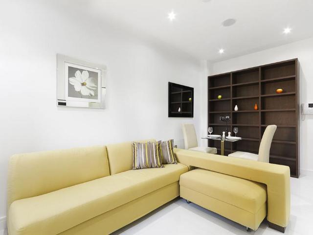 Albany House, London WC1H Studio to rent £1,900 pcm £438 pw