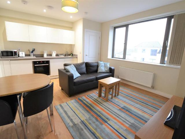 Albany House, West Drayton UB7, 1 bed flat to rent, £1,225 pcm | PrimeLocation