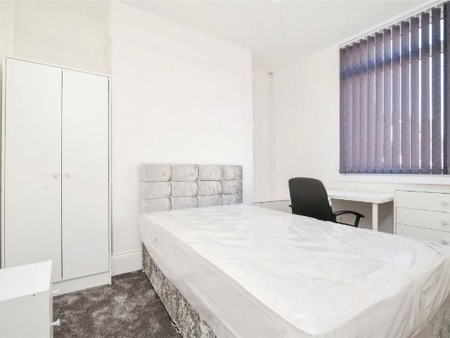 Albany Street, Middlesbrough, North Yorkshire TS1, 4 bed detached house to rent, £1,000 pcm | PrimeLocation
