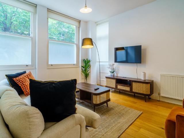 Albany Street, London NW1 2 bed apartment to rent £6,500 pcm £1,500 pw