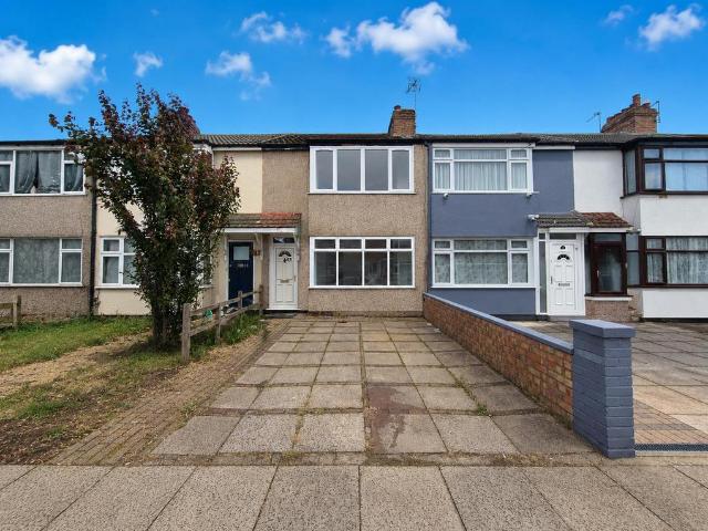 Albany Park Avenue, Enfield 3 bed terraced house to rent £2,400 pcm £554 pw
