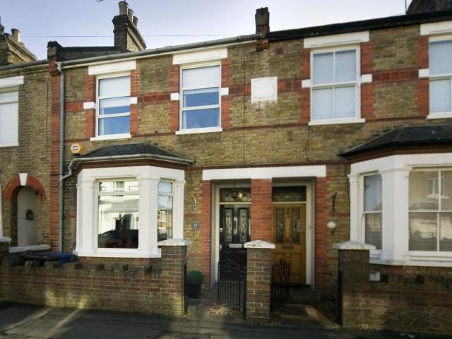 Albany Road, Windsor 3 bed terraced house to rent £2,600 pcm £600 pw