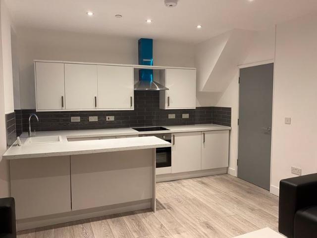 Albany Road, Cardiff CF24, 3 bed flat to rent, £1,950 pcm | PrimeLocation