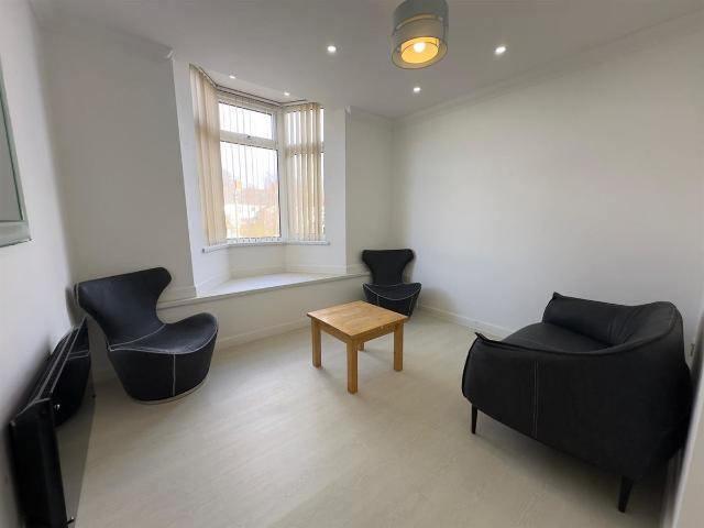 Albany Road, Cardiff CF24, 1 bed flat to rent, £1,000 pcm | PrimeLocation
