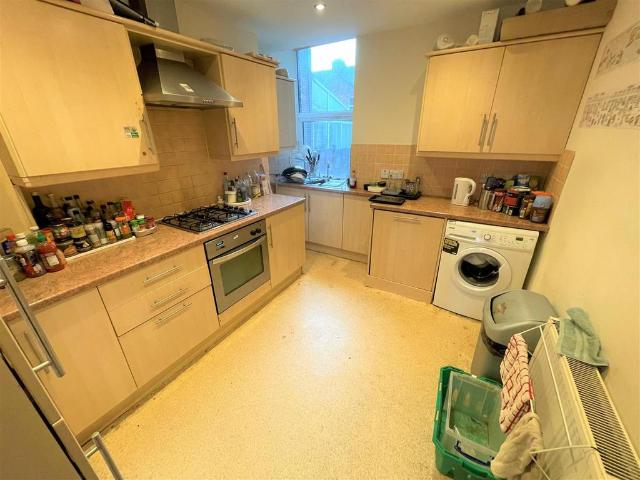 Albany Road, Chorlton cum hardy. 1 bed in a house share to rent £750 pcm £173 pw