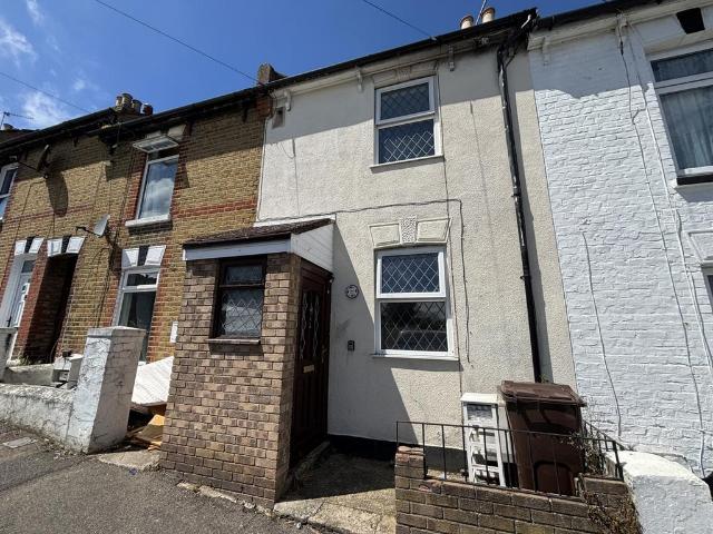 Albany Road, Chatham, ME4 3 bed house to rent £1,300 pcm £300 pw